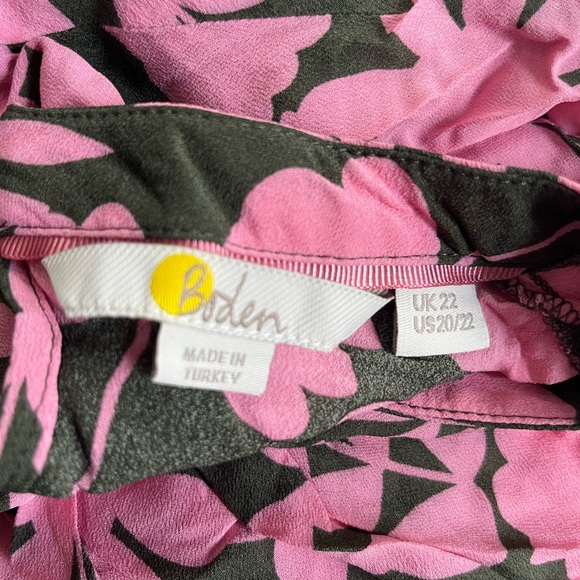 Boden Flora Bloom Deep Smocked Cuff Top - Picture 4 of 4